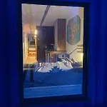 Tiny House Im Seecontainer Mit Parkplatz, Glasfaser, Veranda Und Gehobener Ausstattung 科堡
