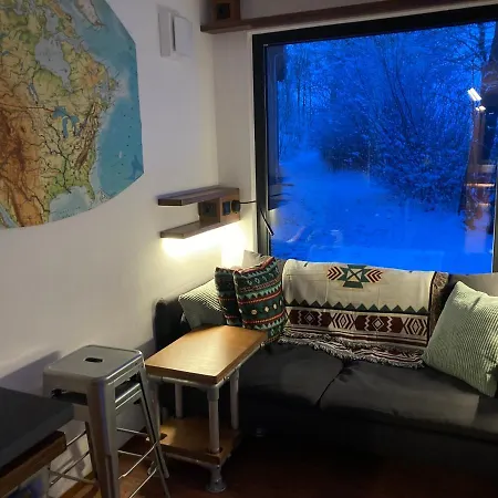 Tiny House Im Seecontainer Mit Parkplatz, Glasfaser, Netflix, Veranda Und Gehobener Ausstattung Prázdninový dům