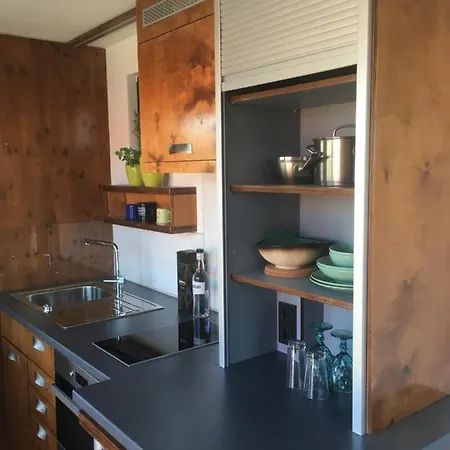 Tiny House Im Seecontainer Mit Parkplatz, Glasfaser, Veranda Und Gehobener Ausstattung
