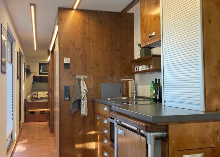 Tiny House Im Seecontainer Mit Parkplatz, Glasfaser, Veranda Und Gehobener Ausstattung Casa vacanze *
