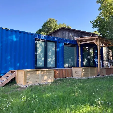 Tiny House Im Seecontainer Mit Parkplatz, Glasfaser, Veranda Und Gehobener Ausstattung