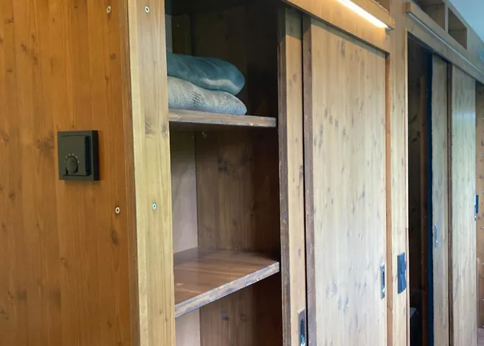 Tiny House Im Seecontainer Mit Parkplatz, Glasfaser, Netflix, Veranda Und Gehobener Ausstattung Coburg